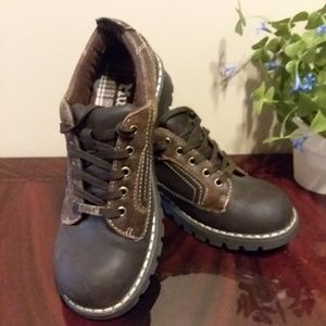 Mudd women's oxford lace up shoes Size 8 1/2